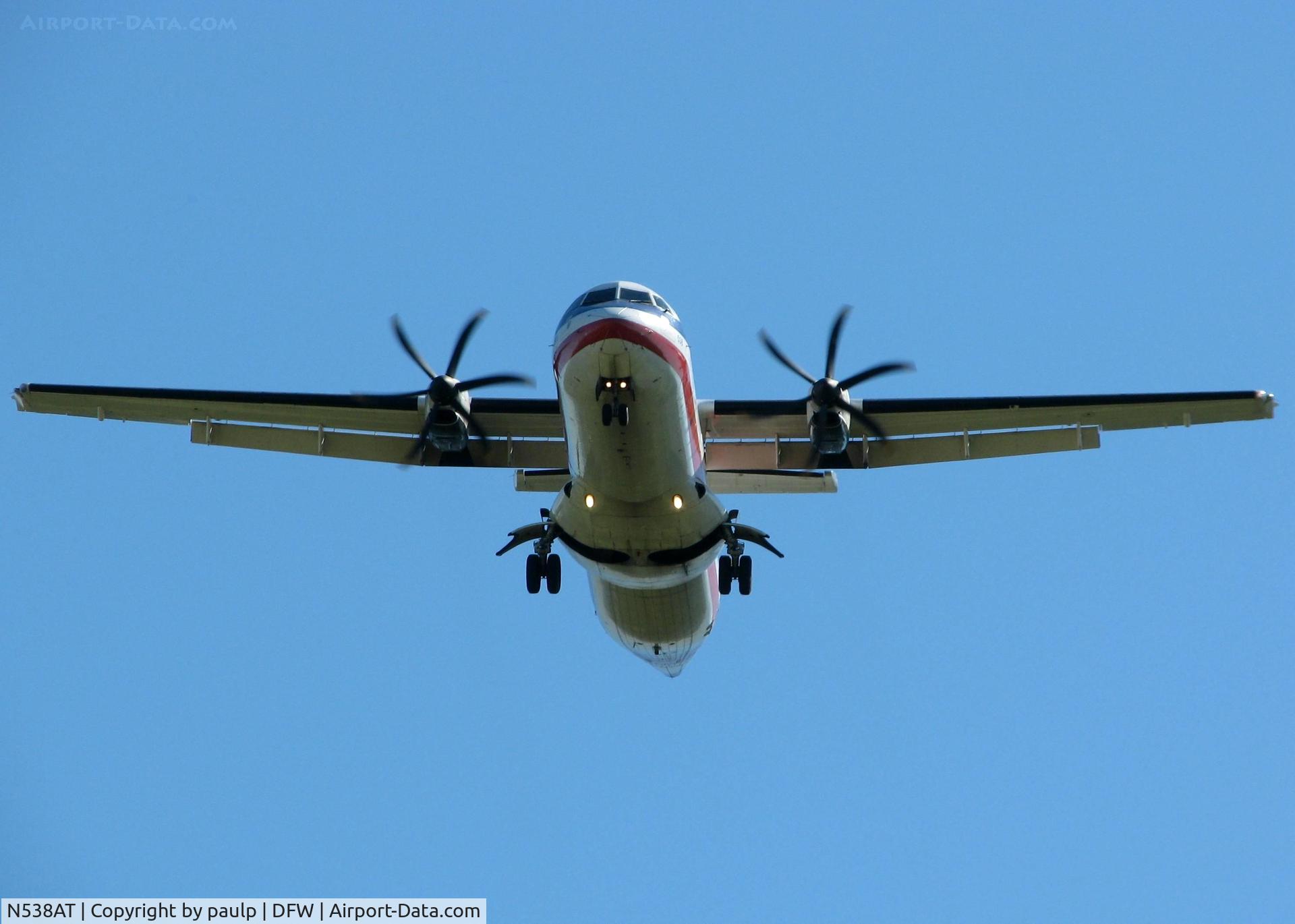 N538AT, 1997 ATR 72-212A C/N 538, Landing at DFW.