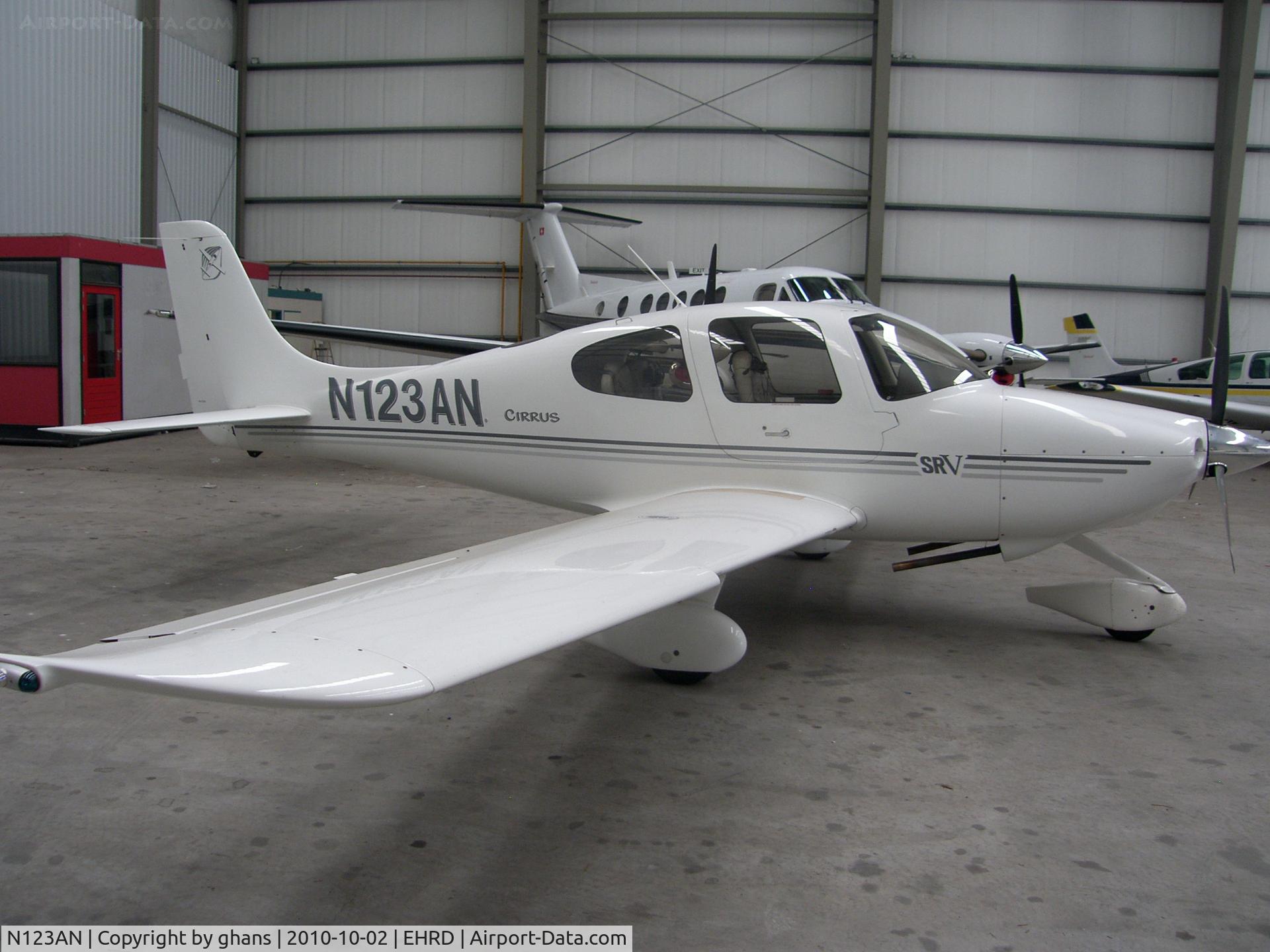 N123AN, 2003 Cirrus SR20 C/N 1379, in hangar @ RTM