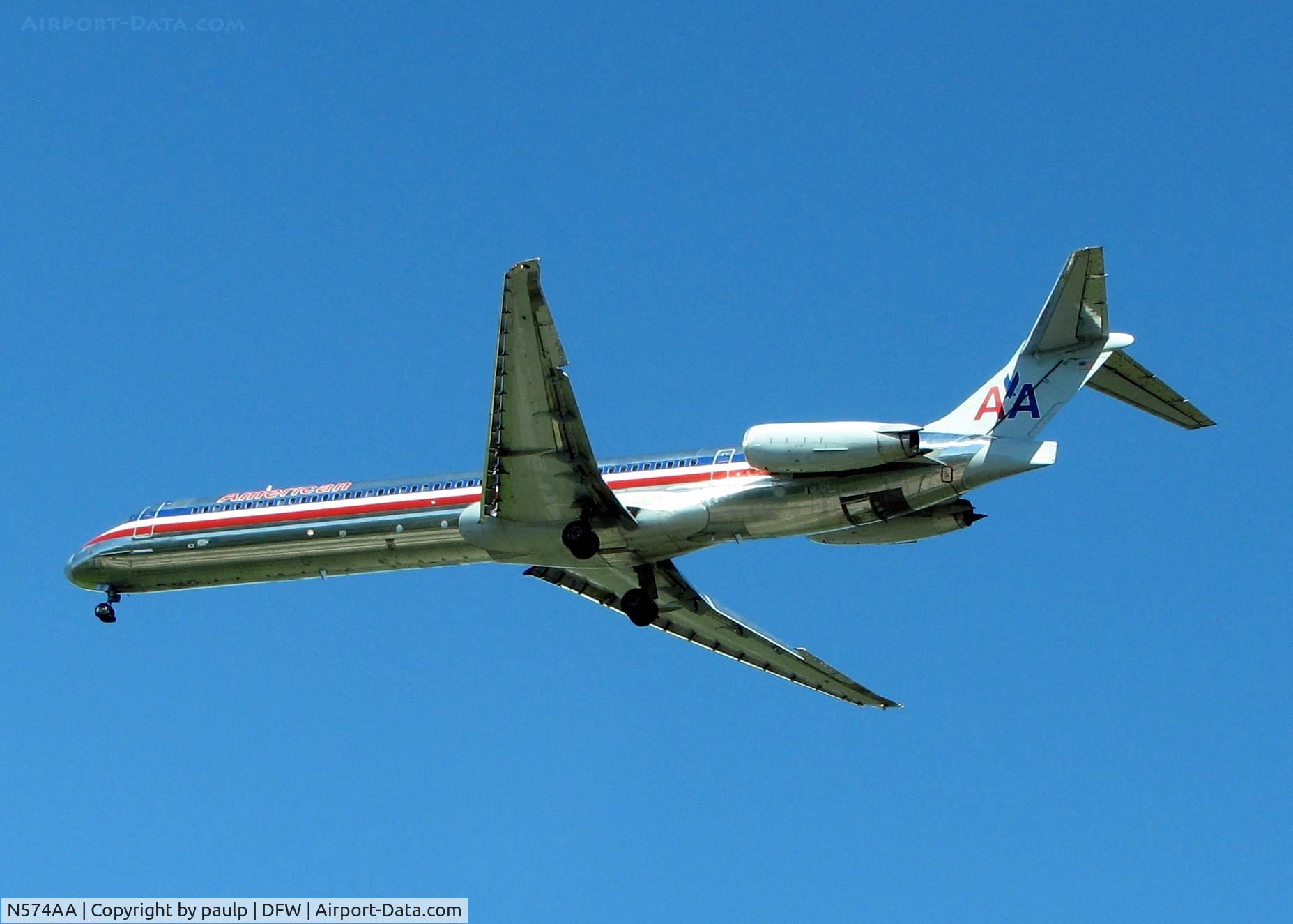 N574AA, 1991 McDonnell Douglas MD-82 (DC-9-82) C/N 53151, Landing at DFW.