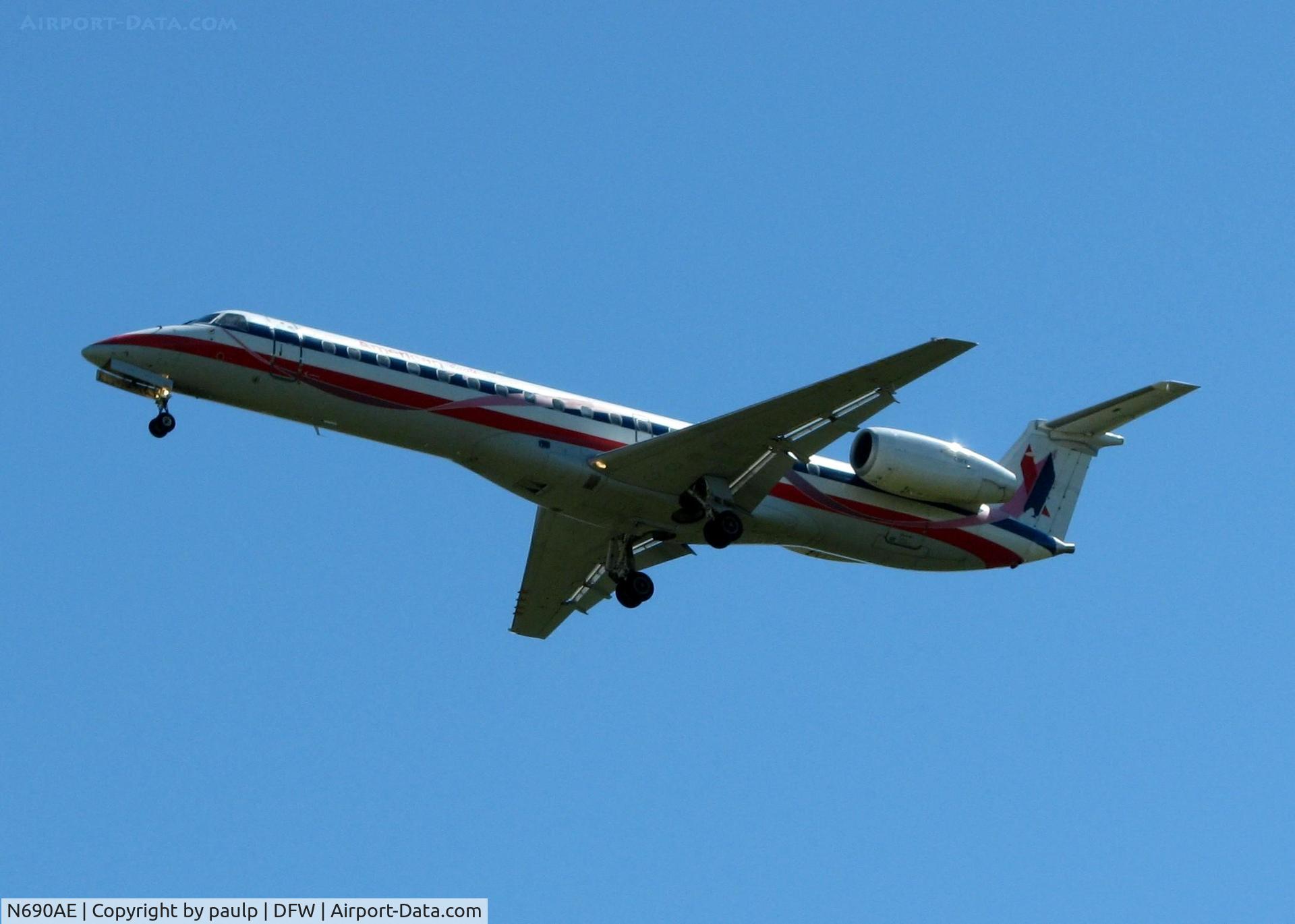 N690AE, 2004 Embraer ERJ-145LR (EMB-145LR) C/N 14500858, Landing at DFW.
