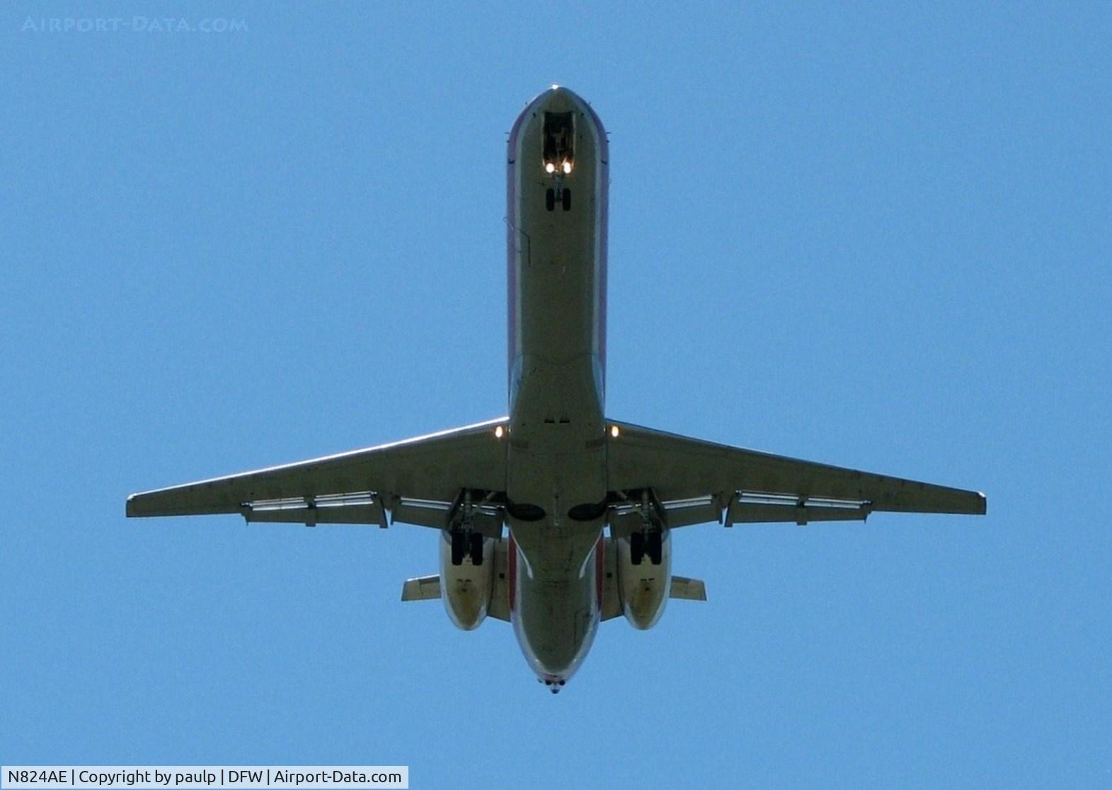 N824AE, 2002 Embraer ERJ-140LR (EMB-135KL) C/N 145584, Landing at DFW.