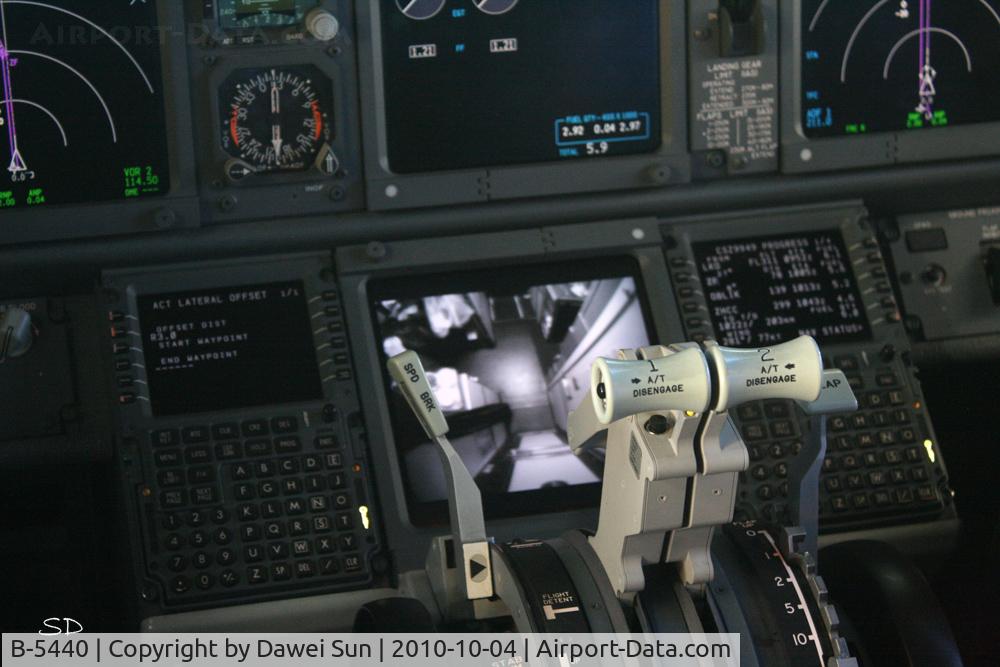 B-5440, 2009 Boeing 737-87L C/N 35534, FLT DECK ENTRY VIDEO
