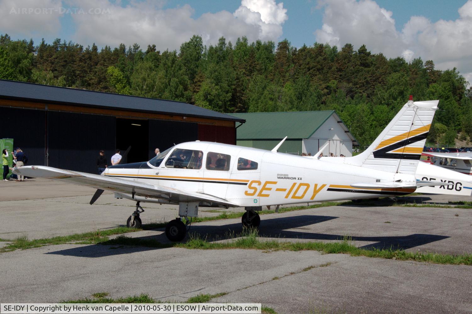SE-IDY, 1981 Piper PA-28-161 Warrior II C/N 28-8116220, Piper Cherokee on the apron of Västerås Hässlö airport, Sweden