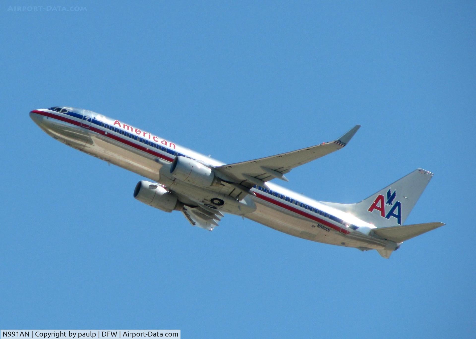 N991AN, 2009 Boeing 737-823 C/N 30920, Departing DFW.