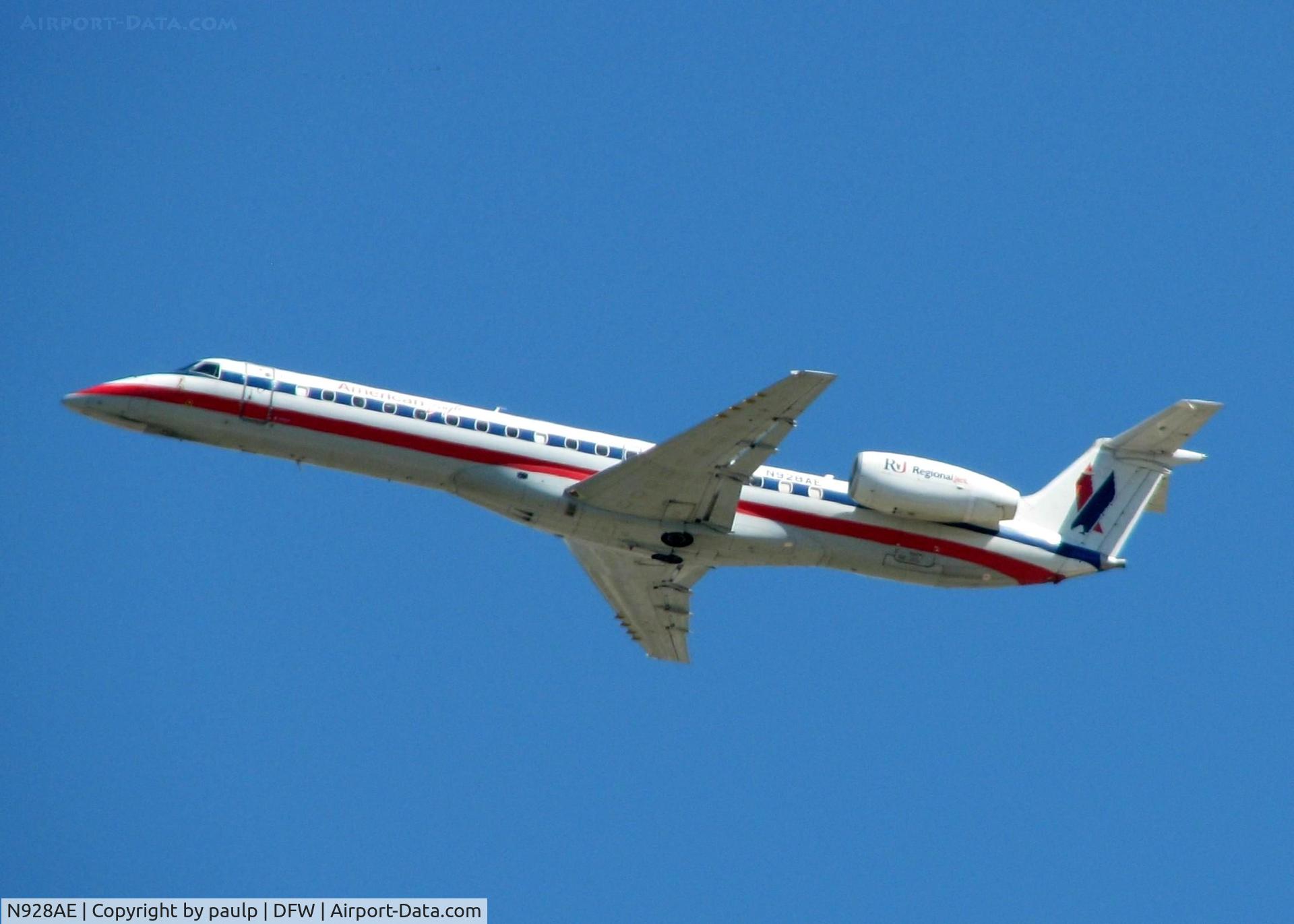 N928AE, 2005 Embraer Embraer EMB-145LR C/N 14500911, Departing DFW.