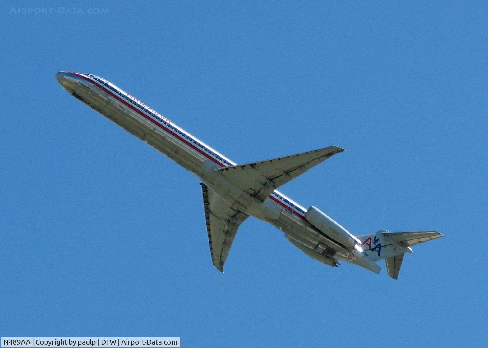 N489AA, 1989 McDonnell Douglas MD-82 (DC-9-82) C/N 49682, Departing DFW.