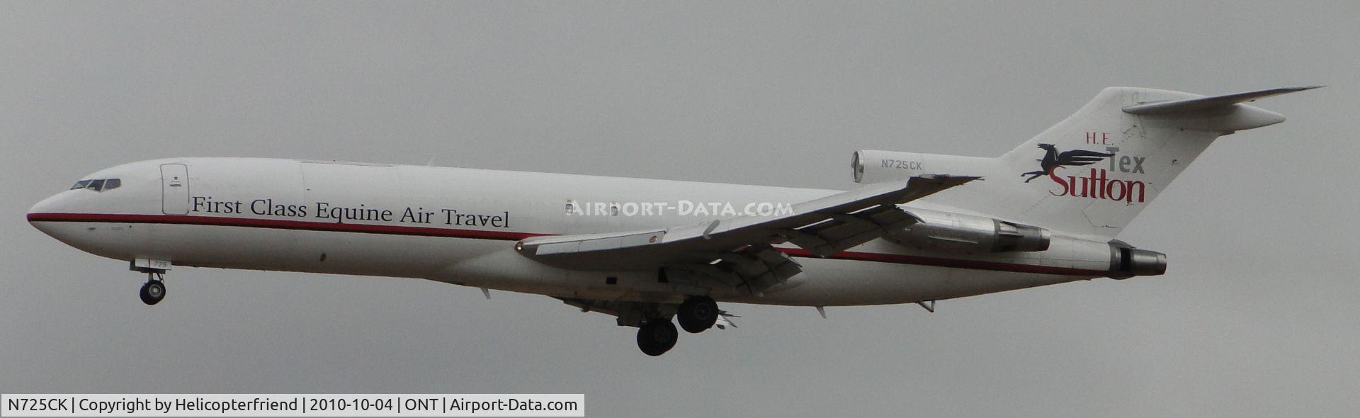 N725CK, 1980 Boeing 727-224 C/N 22252, Transporting horses from back east and on final to runway 26R