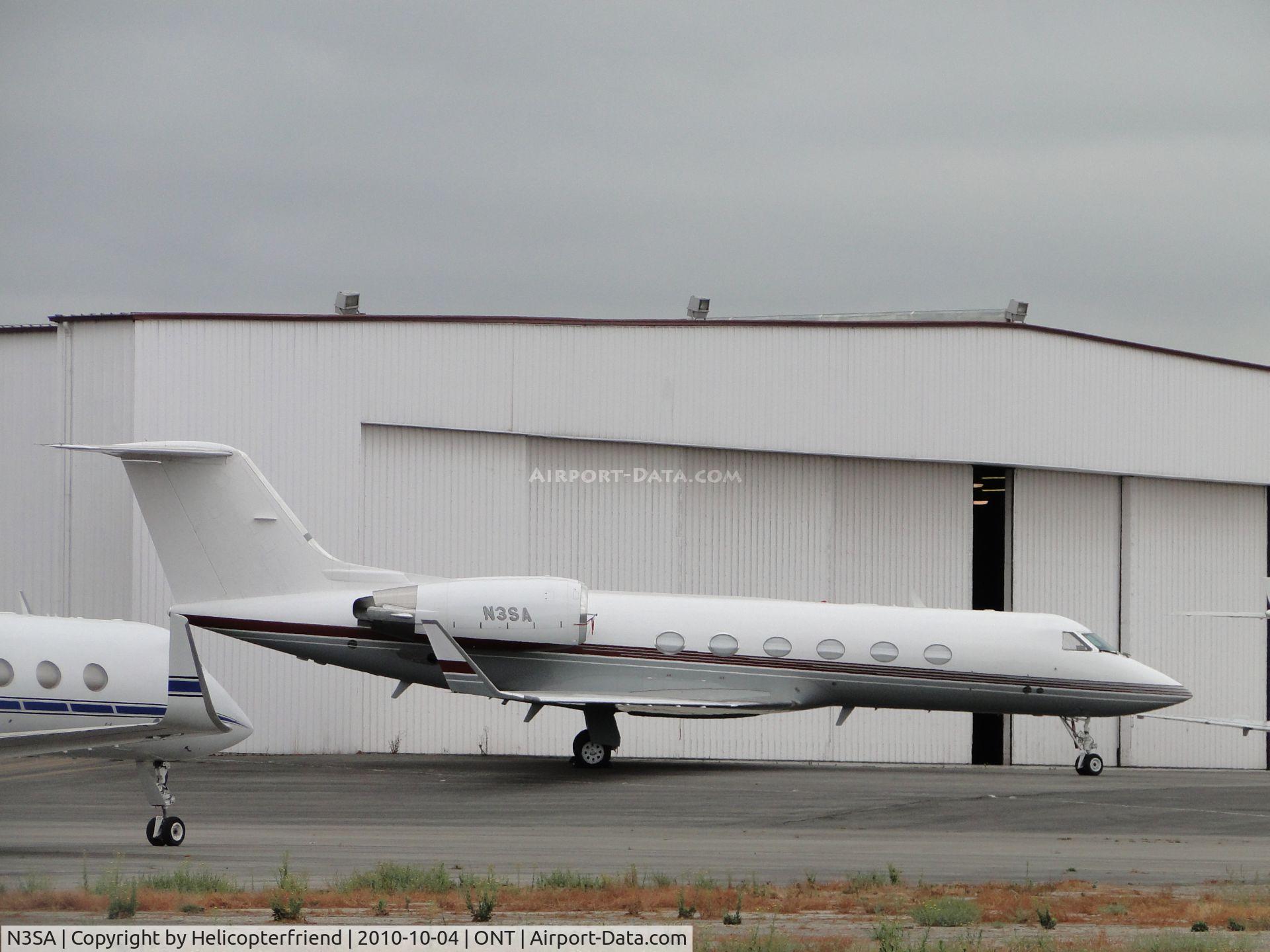 N3SA, 1991 Gulfstream Aerospace G-IV C/N 1171, Parked next to the hanger on the southside
