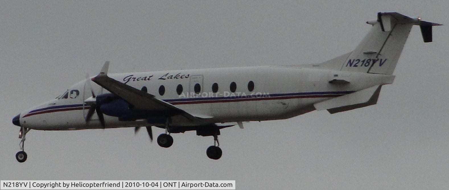 N218YV, 1996 Beech 1900D C/N UE-218, On final for runway 26R