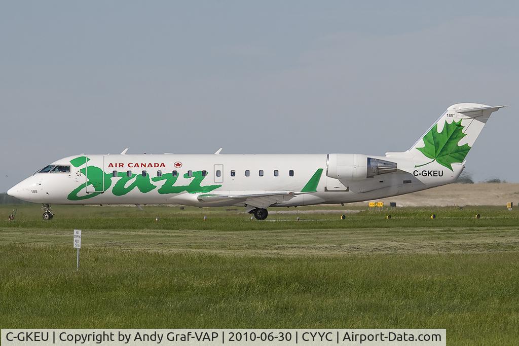 C-GKEU, 2000 Bombardier CRJ-200ER (CL-600-2B19) C/N 7376, JAZZ CRJ