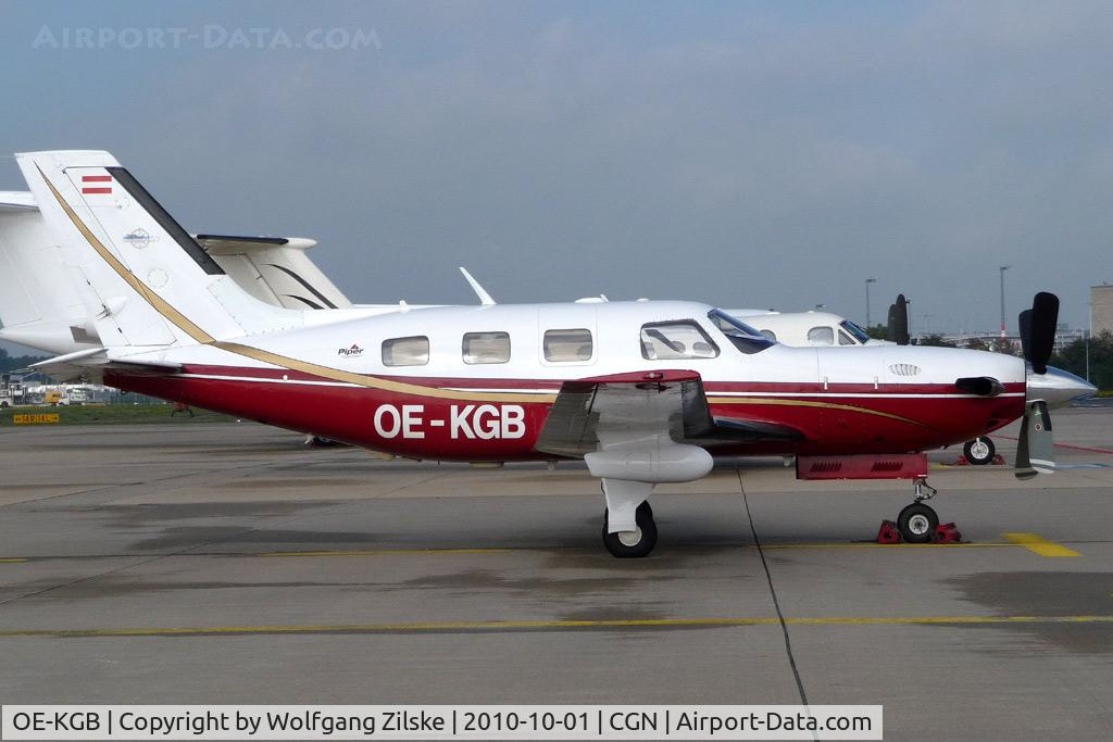 OE-KGB, 2001 Piper PA-46-500TP C/N 4697035, visitor