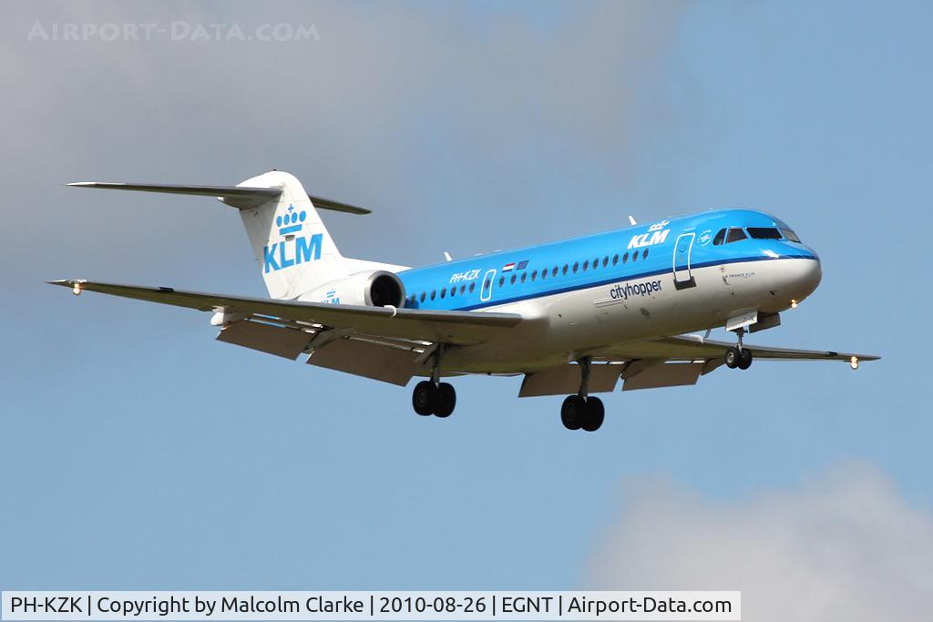 PH-KZN, 1995 Fokker 70 (F-28-0070) C/N 11553, Fokker 70 on finals to runway 07 at Newcastle Airport in August 2010.