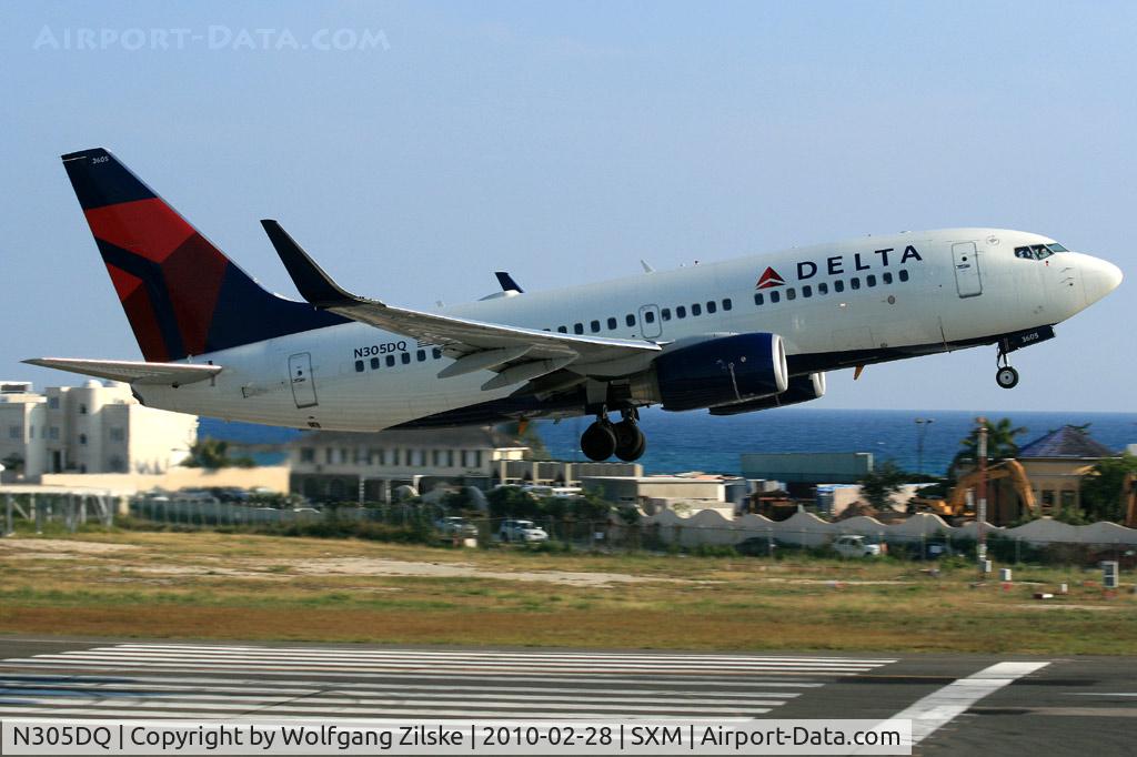 N305DQ, Boeing 737-732 C/N 29645, visitor