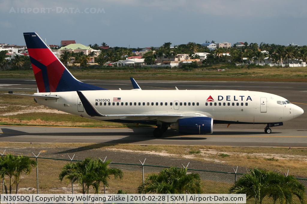 N305DQ, Boeing 737-732 C/N 29645, visitor