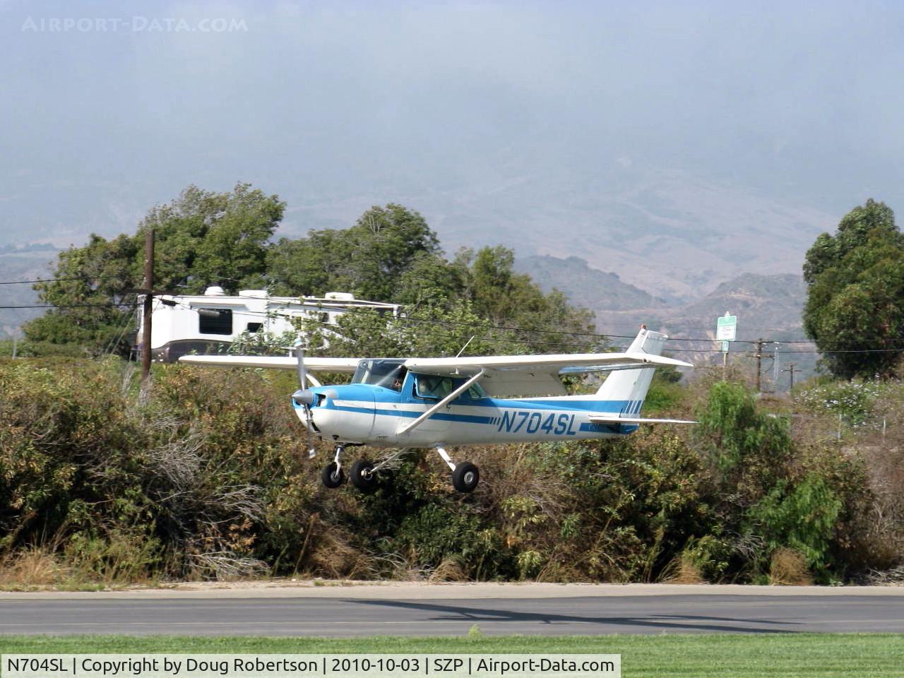 N704SL, 1976 Cessna 150M C/N 15078837, 1976 Cessna 150M, Continental O-200 100 Hp, landing Rwy 22