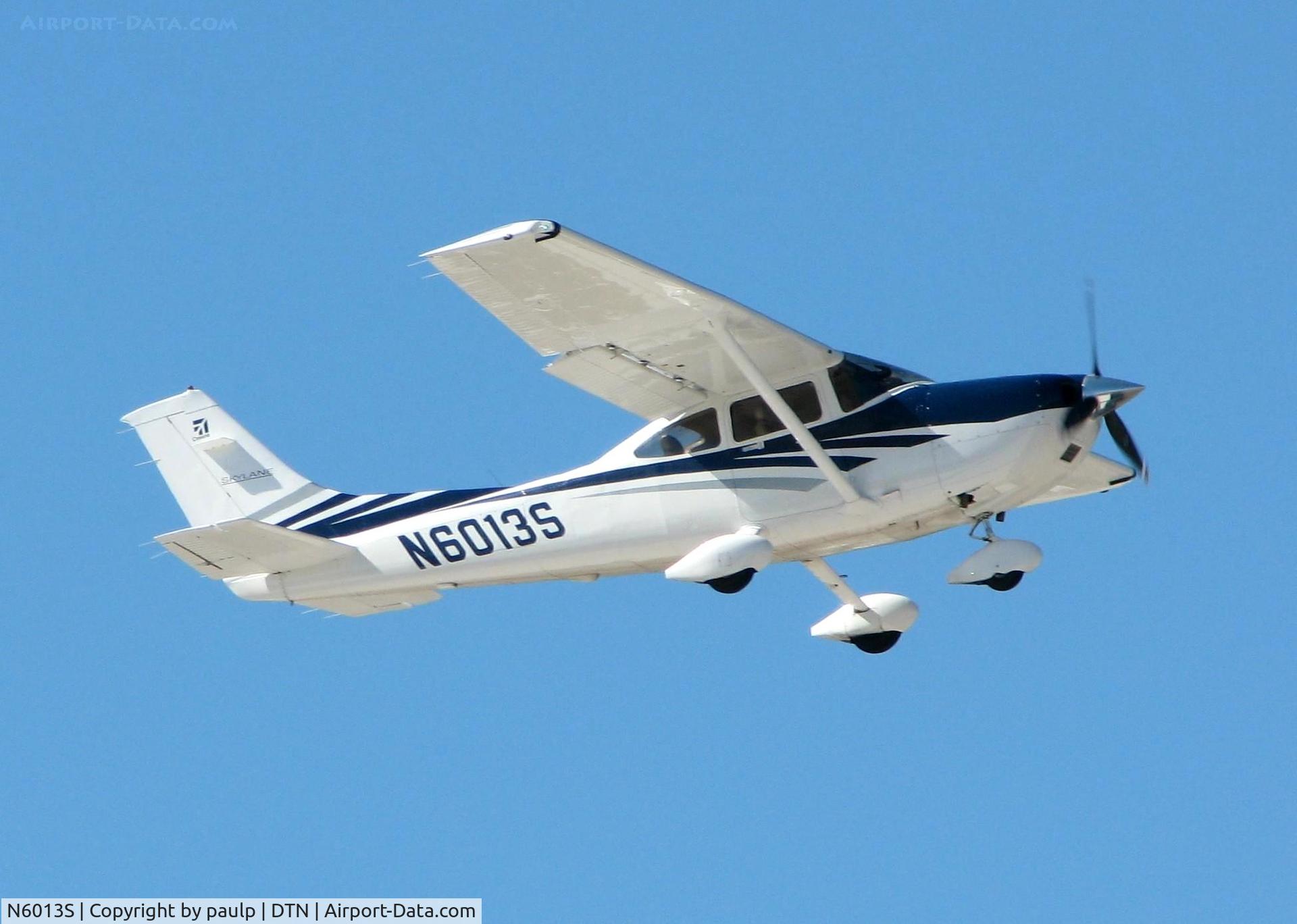 N6013S, 2006 Cessna 182T Skylane C/N 18281797, Landing at Downtown Shreveport.