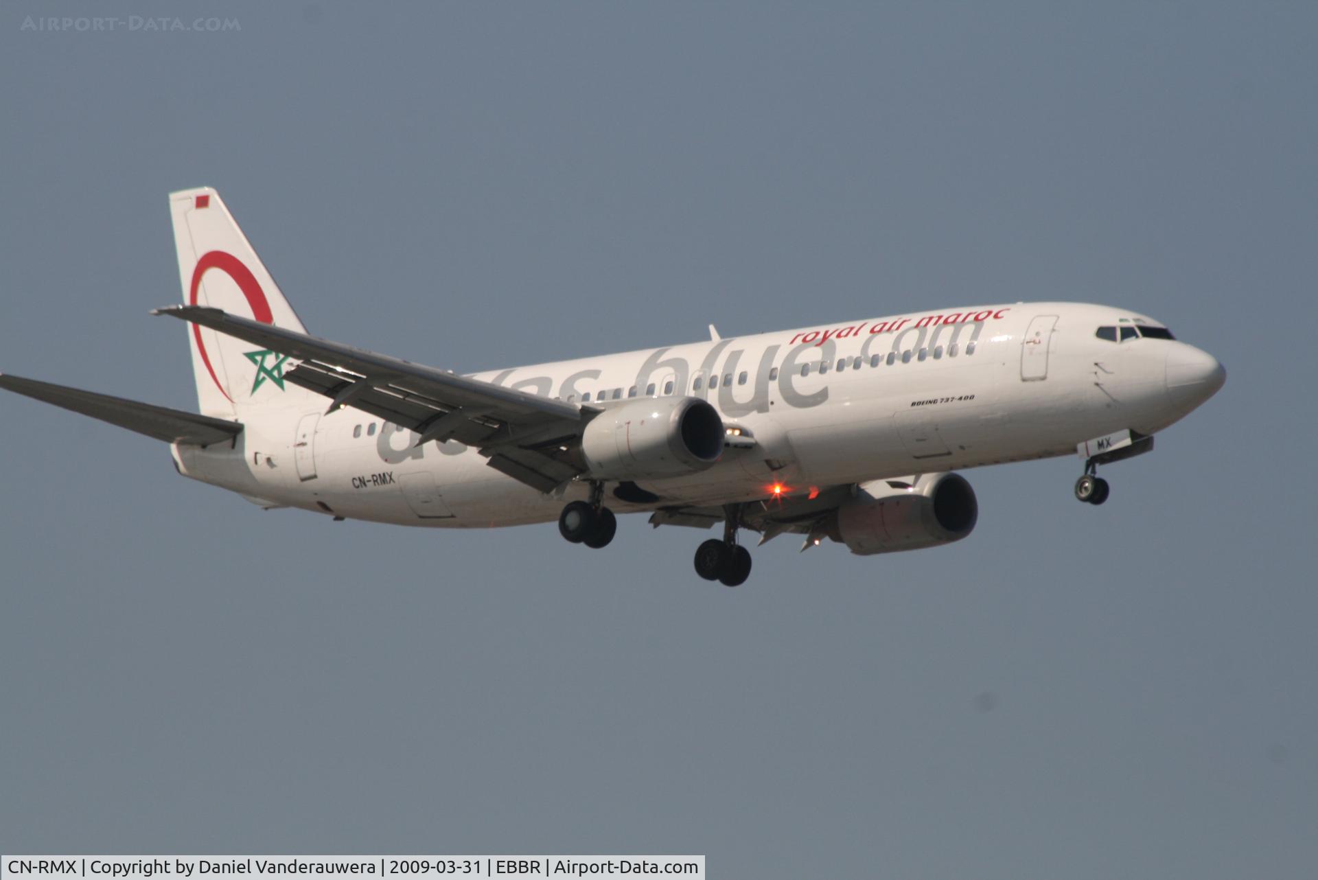 CN-RMX, 1992 Boeing 737-4B6 C/N 26526, Flight 8A426 is arriving to RWY 02