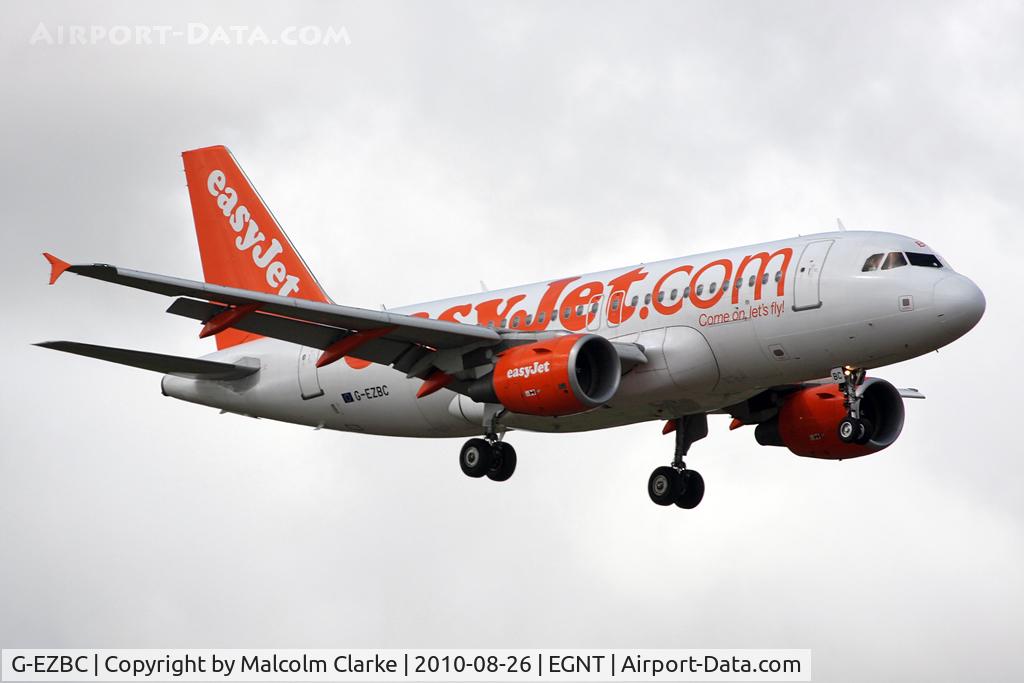 G-EZBC, 2006 Airbus A319-111 C/N 2866, Airbus A319-111 on approach to Newcastle Airport, August 2010.