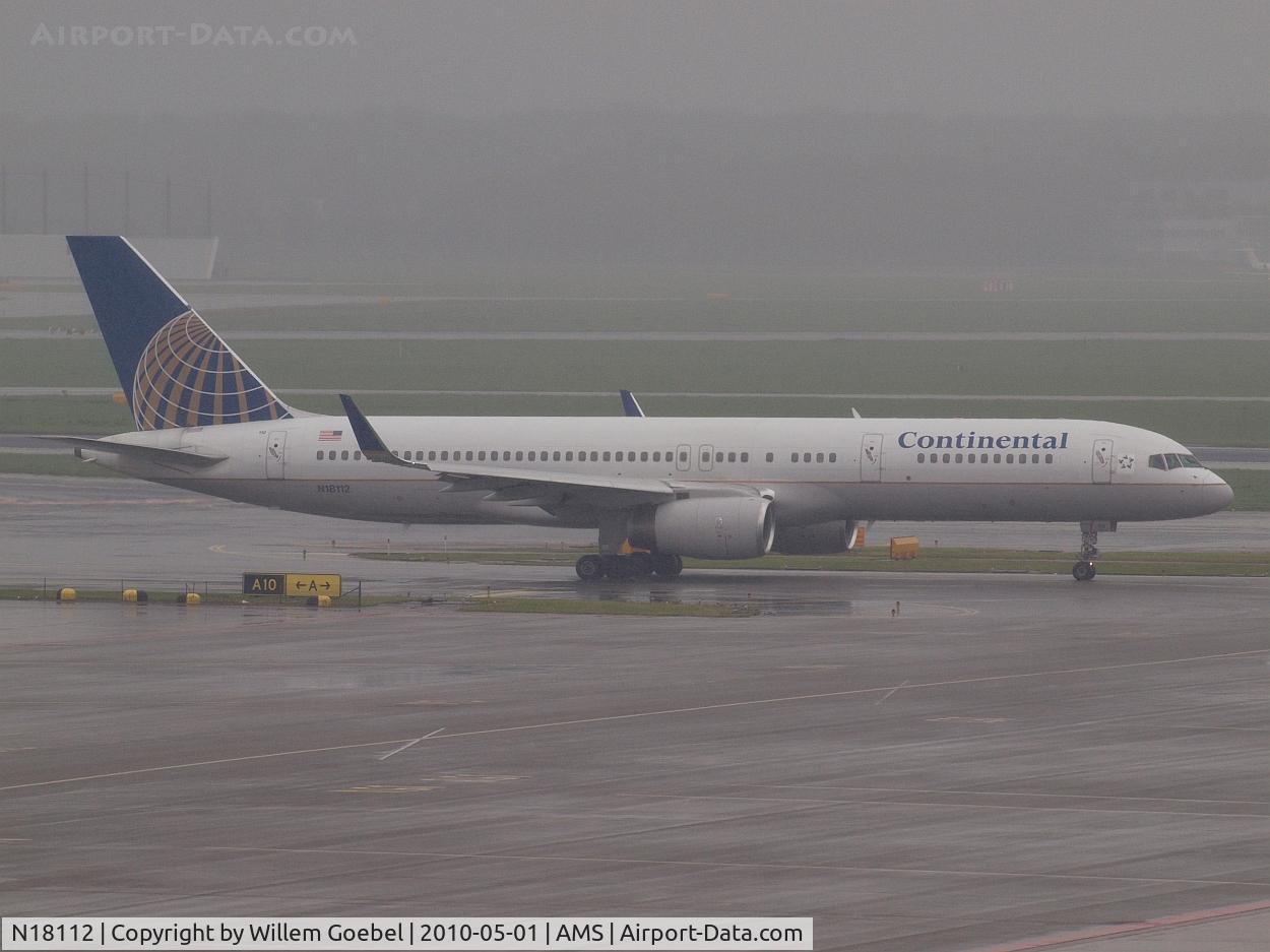 N18112, 1995 Boeing 757-224 C/N 27302, Taxi for take off from the  Kaagbaan of Amsterdam airport