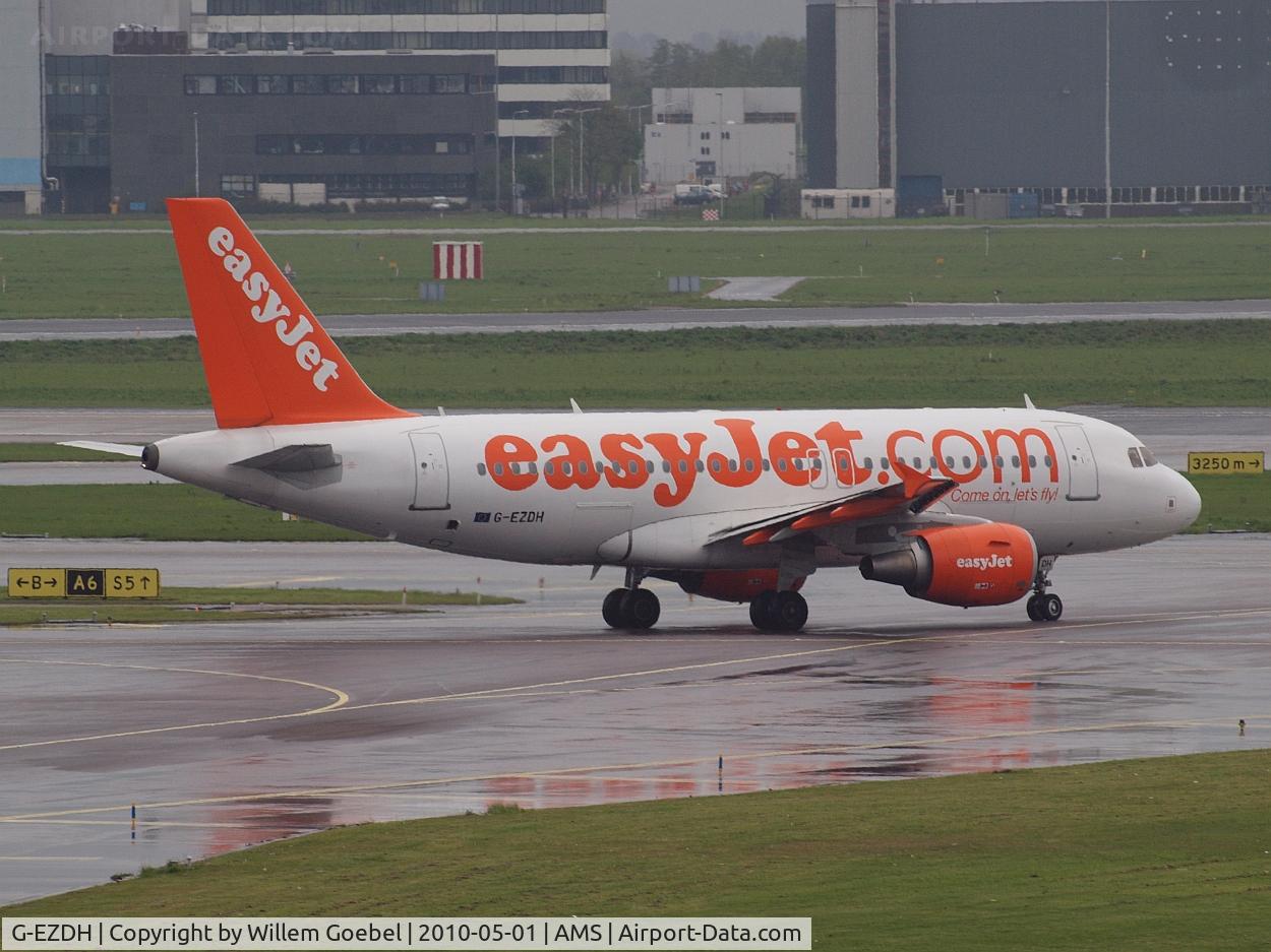 G-EZDH, 2008 Airbus A319-111 C/N 3466, Ready for take off from the  Kaagbaan of Amsterdam airport