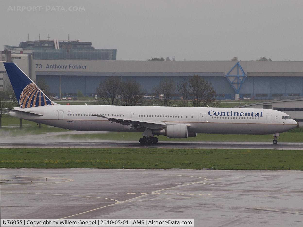 N76055, 2001 Boeing 767-424/ER C/N 29450, Ready for take off from the  Kaagbaan of Amsterdam airport