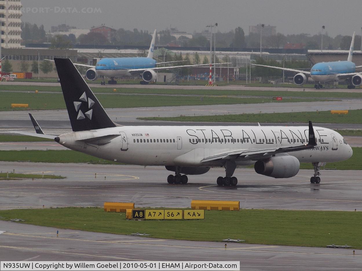 N935UW, 1994 Boeing 757-2B7 C/N 27201, Ready for take off from the  Kaagbaan of Amsterdam airport