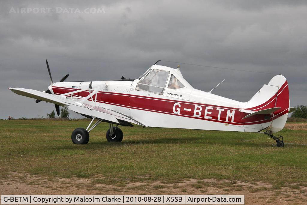 G-BETM, 1976 Piper PA-25-235 Pawnee C/N 25-7656066, Piper PA-25-235 Pawnee. Sutton Bank, North Yorkshire, August 2010.