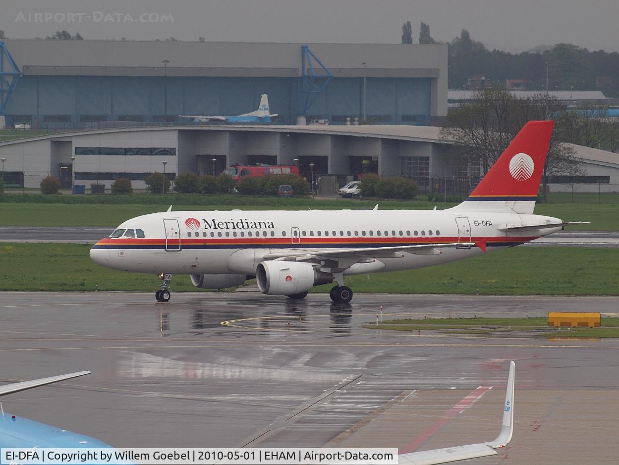 EI-DFA, 2000 Airbus A320-232 C/N 1305, Taxi for take off from Amsterdam airport