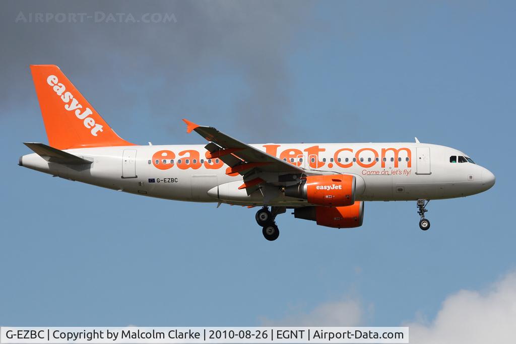 G-EZBC, 2006 Airbus A319-111 C/N 2866, Airbus A319-111 on approach to Newcastle Airport, August 2010.