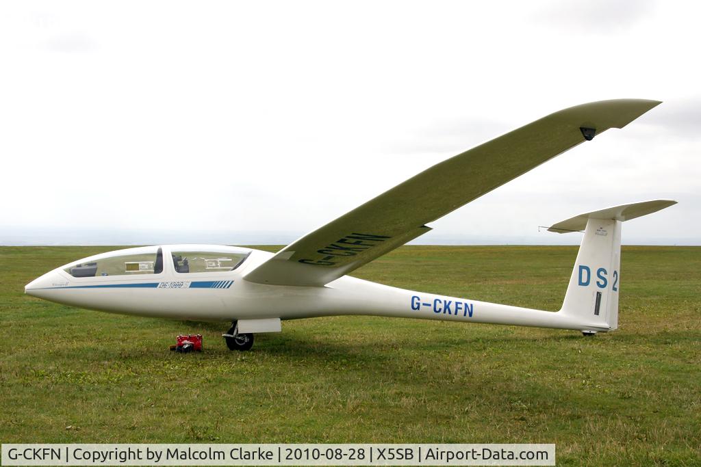 G-CKFN, 2003 DG Flugzeugbau DG-1000S C/N 10-29S28, Glazer-Dirks DG1000S at Sutton Bank, North Yorkshire, August 2010.