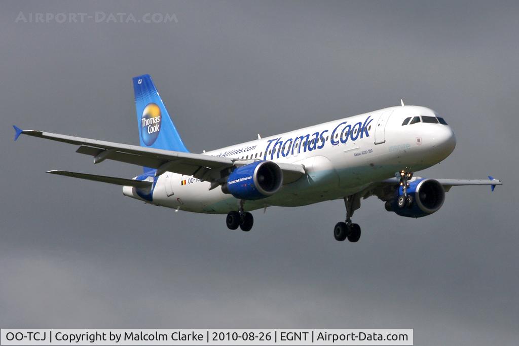 OO-TCJ, 2002 Airbus A320-214 C/N 1787, Airbus A320-214 on approach to Newcastle Airport, August 2010.