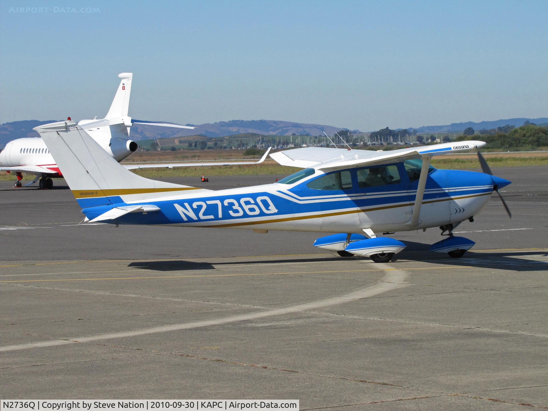 N2736Q, 1967 Cessna 182K Skylane C/N 18257936, Locally-based 1967 Cessna 182K taxiing to gas pumps