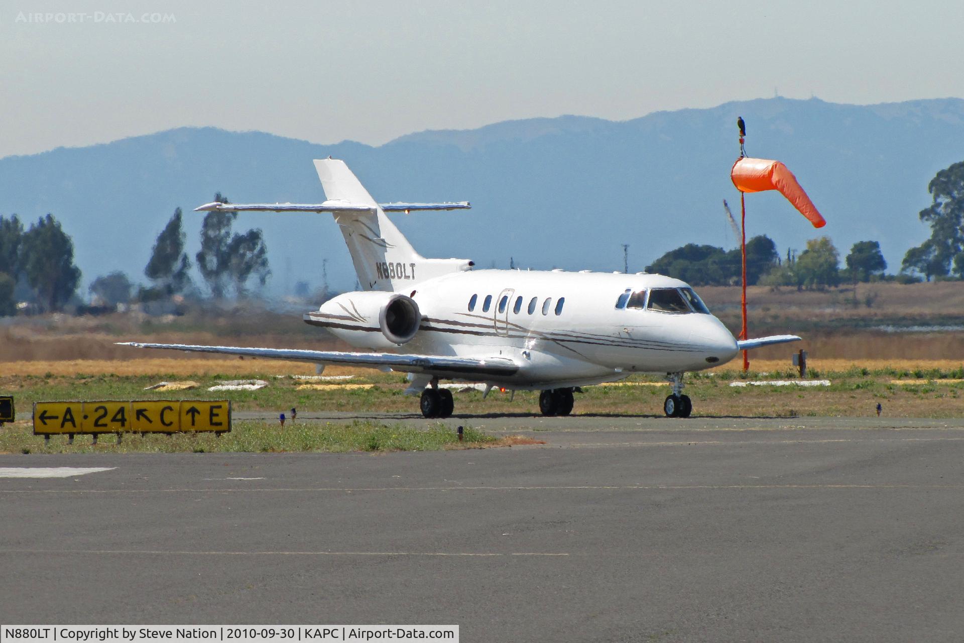 N880LT, 1996 Raytheon Corporate Jets Inc Hawker 1000 C/N 259051, MN-based Life Time Fitness 1996 Hawker 1000 on arrival