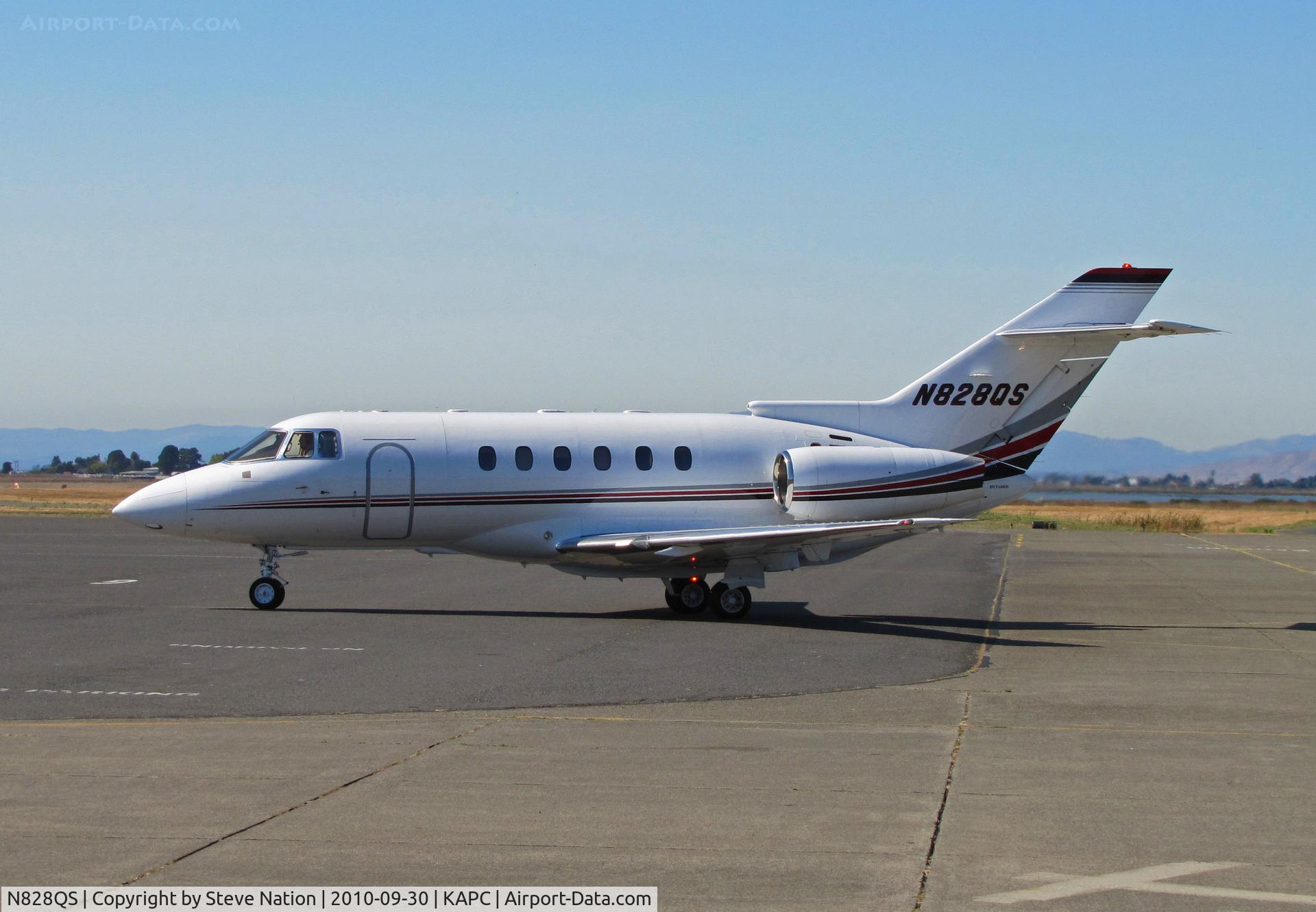 N828QS, 2001 Raytheon Hawker 800XP C/N 258528, Netjets 2001 Hawker 800XP arriving from KSJC (San Jose Int'l Airport, CA)