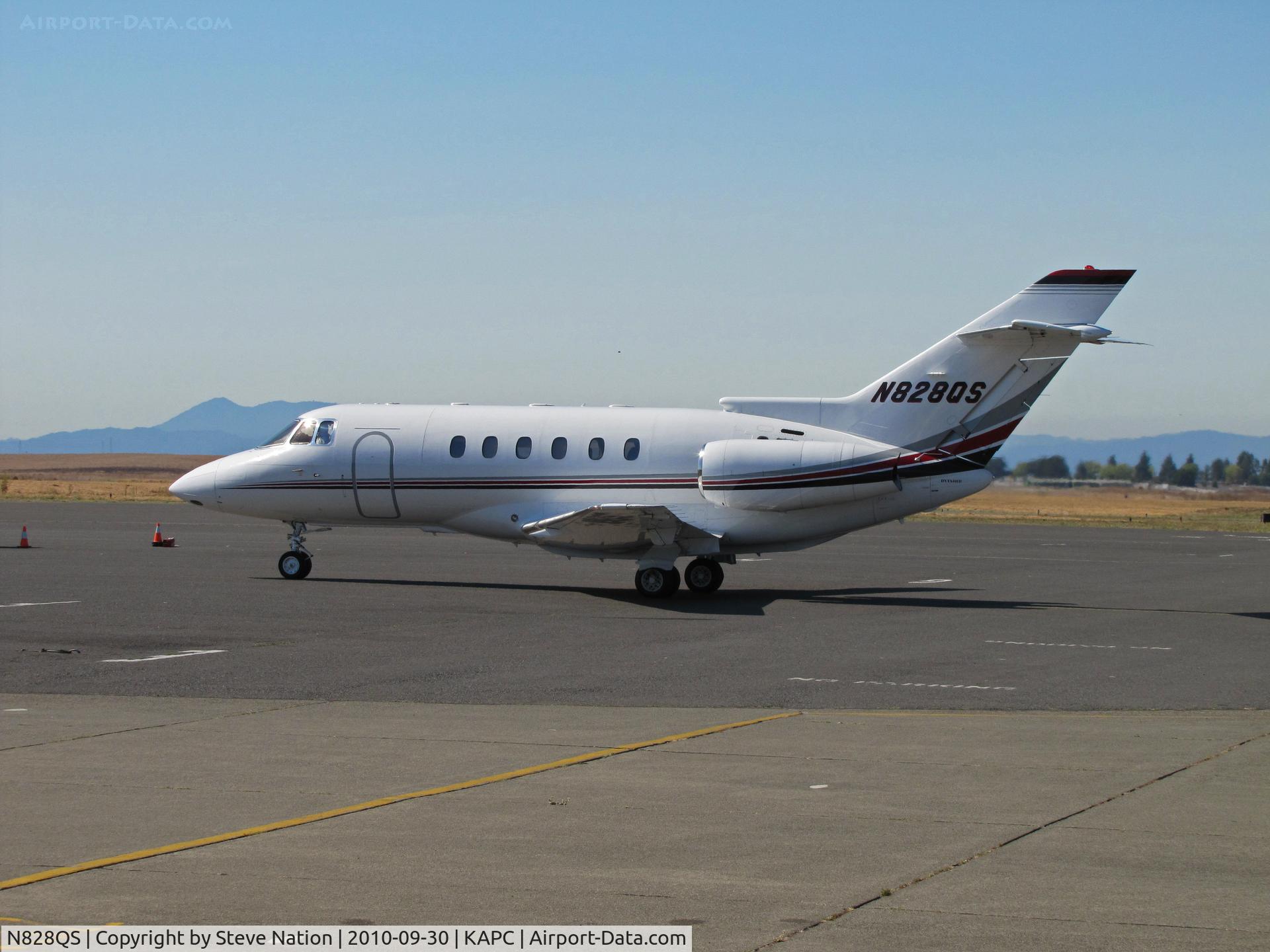 N828QS, 2001 Raytheon Hawker 800XP C/N 258528, Netjets 2001 Hawker 800XP arriving from KSJC (San Jose Int'l Airport, CA)