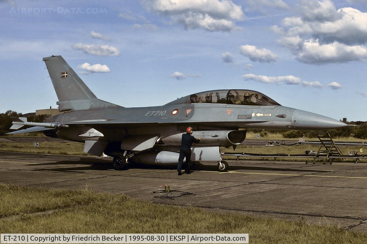 ET-210, 1981 SABCA F-16B Fighting Falcon C/N 6G-7, ready for the next misssion