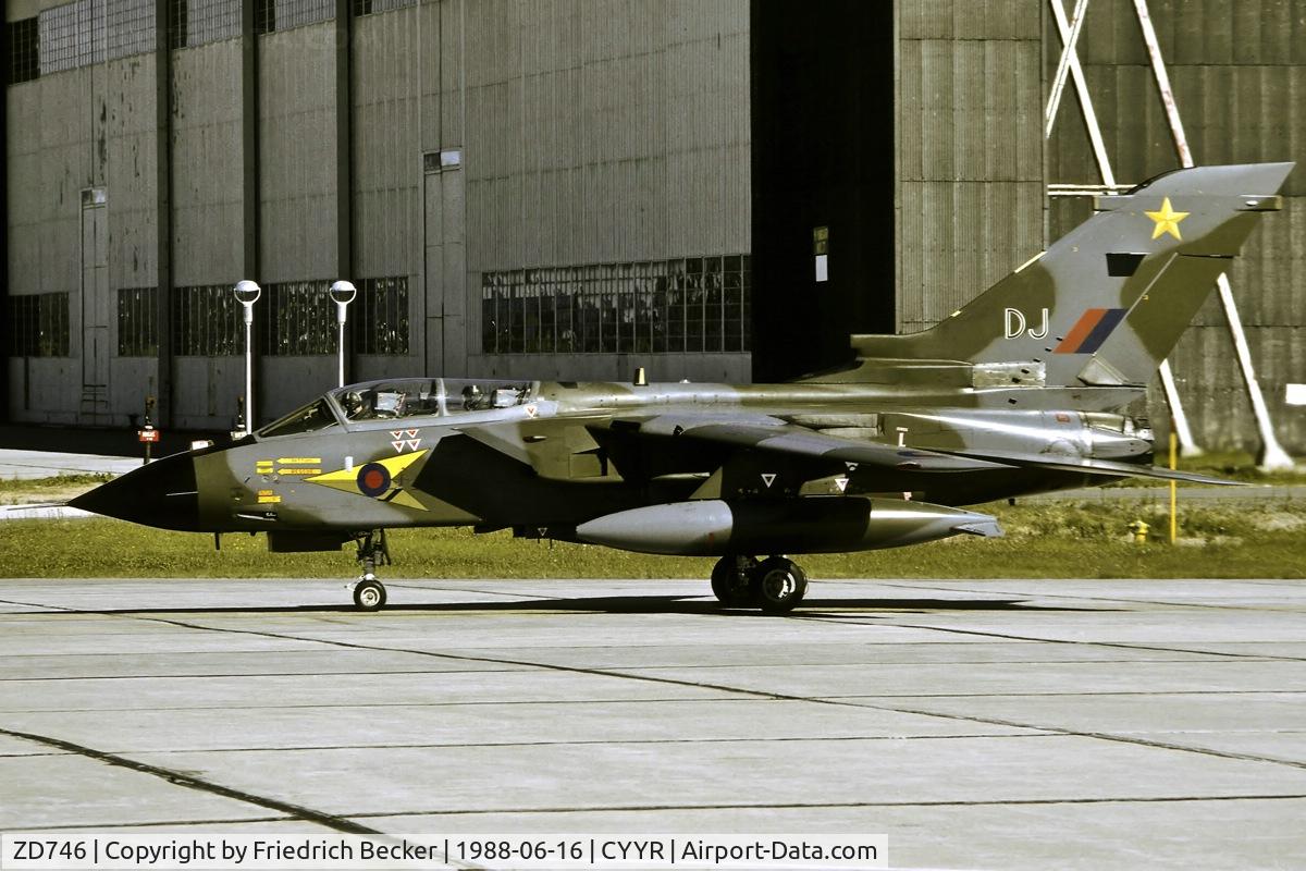 ZD746, 1984 Panavia Tornado GR.4 C/N 376/BS127/3173, taxying back to the flightline after a low level mission from CFB Goose Bay
