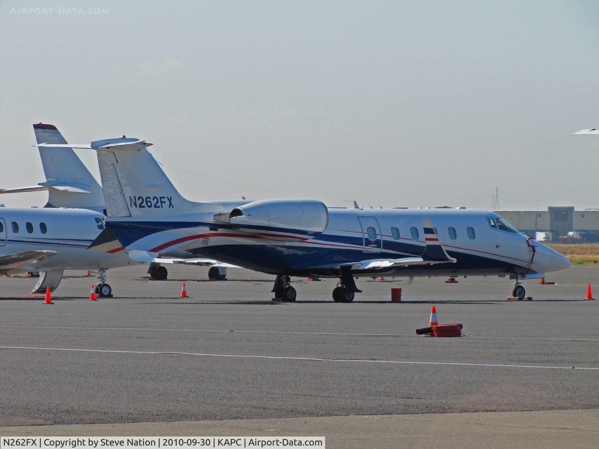 N262FX, 2007 Learjet Inc 60 C/N 323, Flexjets 2007 Learjet 60 on bizjet ramp after flight from KSUS (Spirit of St.Louis Airport, MO),