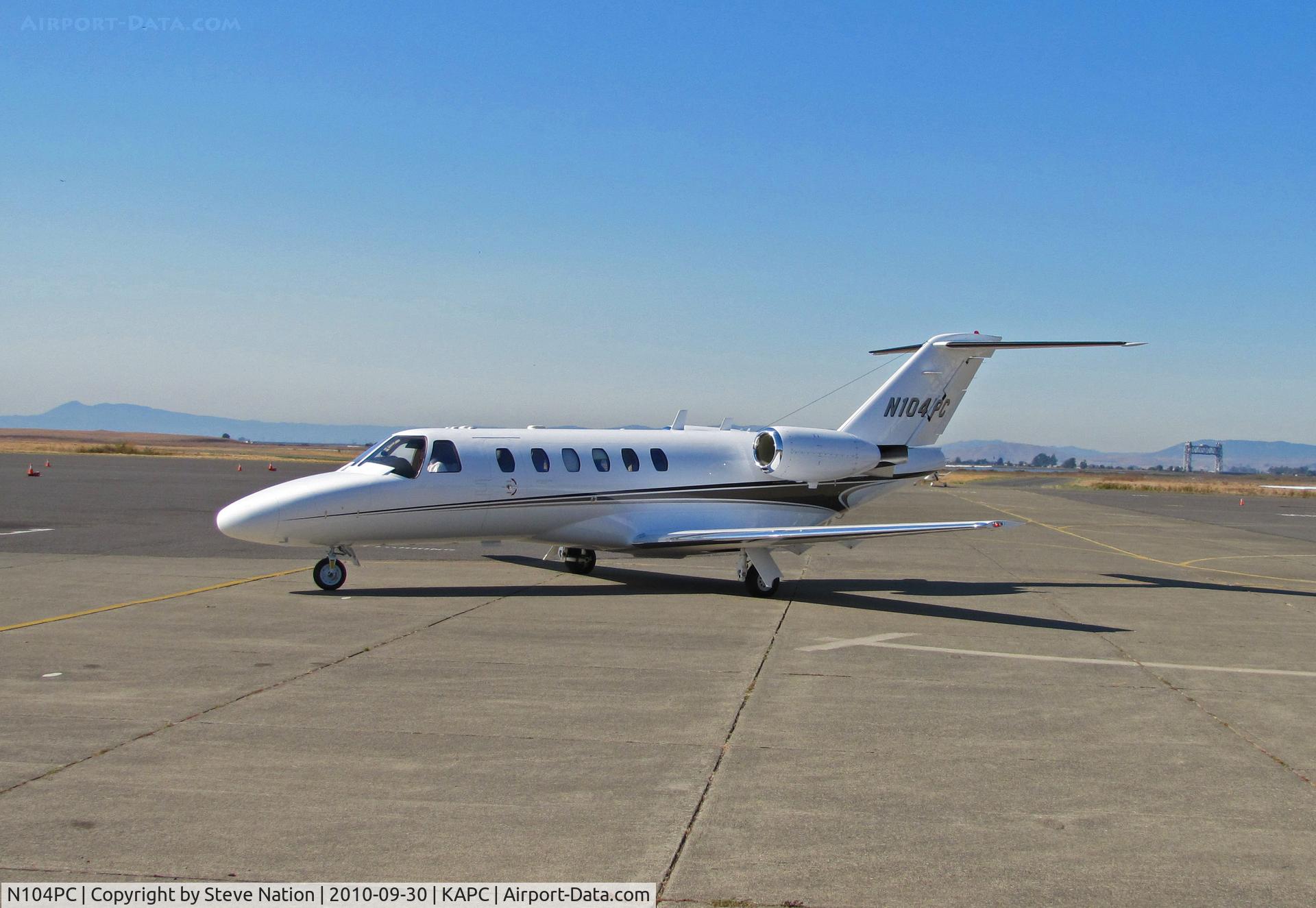 N104PC, 2004 Cessna 525A CitationJet CJ2 C/N 525A-0212, Locally-based Caymus Vineyards 2004 Cessna 525A arriving from KABQ (Albuquerque Intl Sunport, NM)