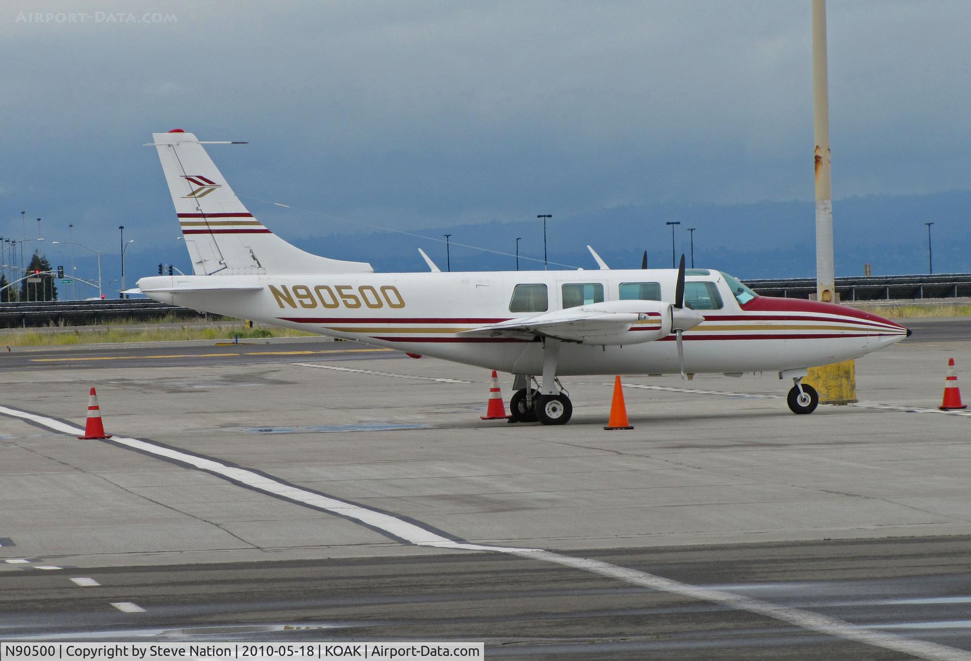 N90500, 1976 Smith Aerostar 600 C/N 60-0293-110, Carson City, NV-based 1976 Aerostar 600 on North Ramp at Oakland, CA