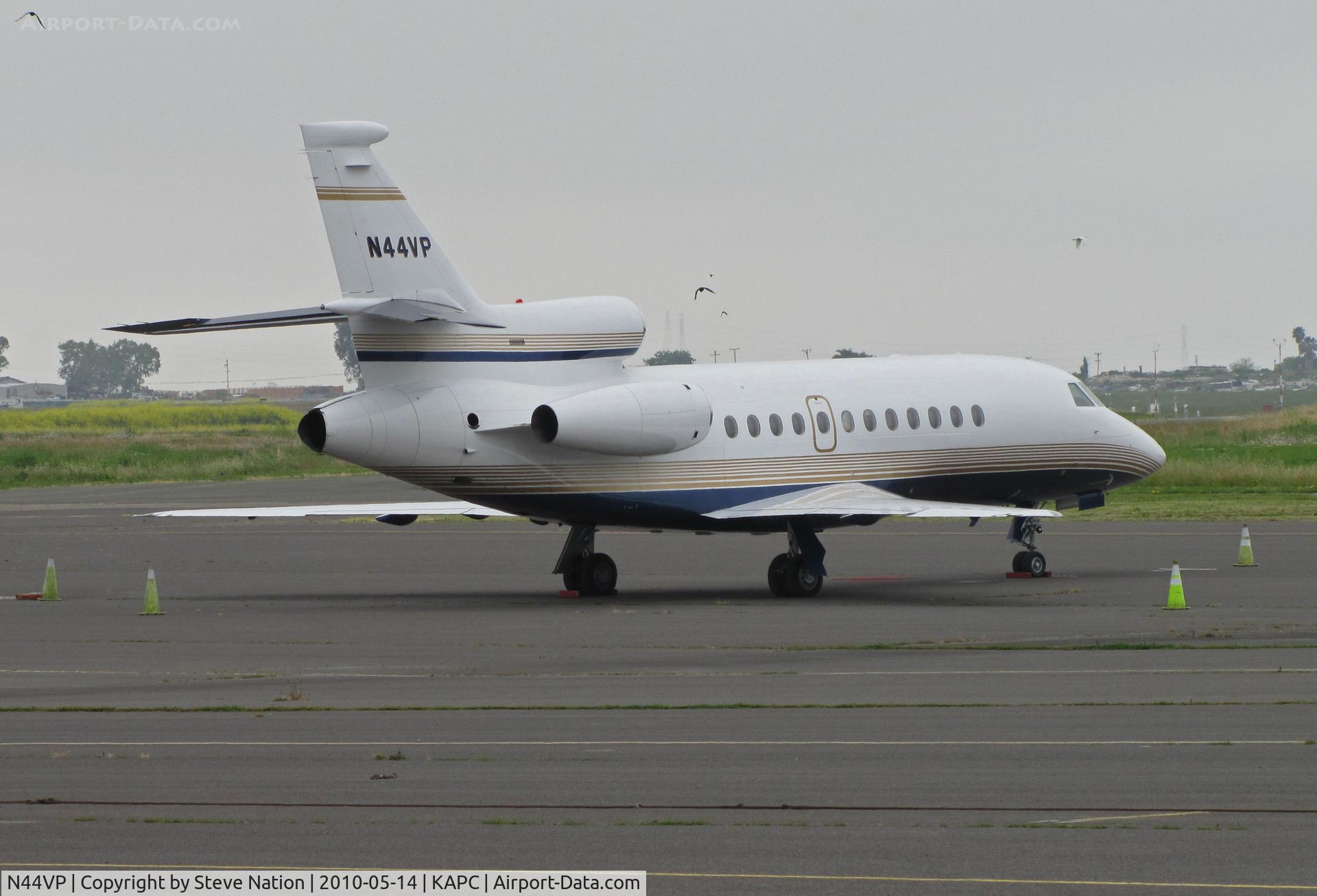 N44VP, 2002 Dassault Falcon 900EX C/N 115, 2002 Falcon 900 on heavy jet ramp at Napa, CA