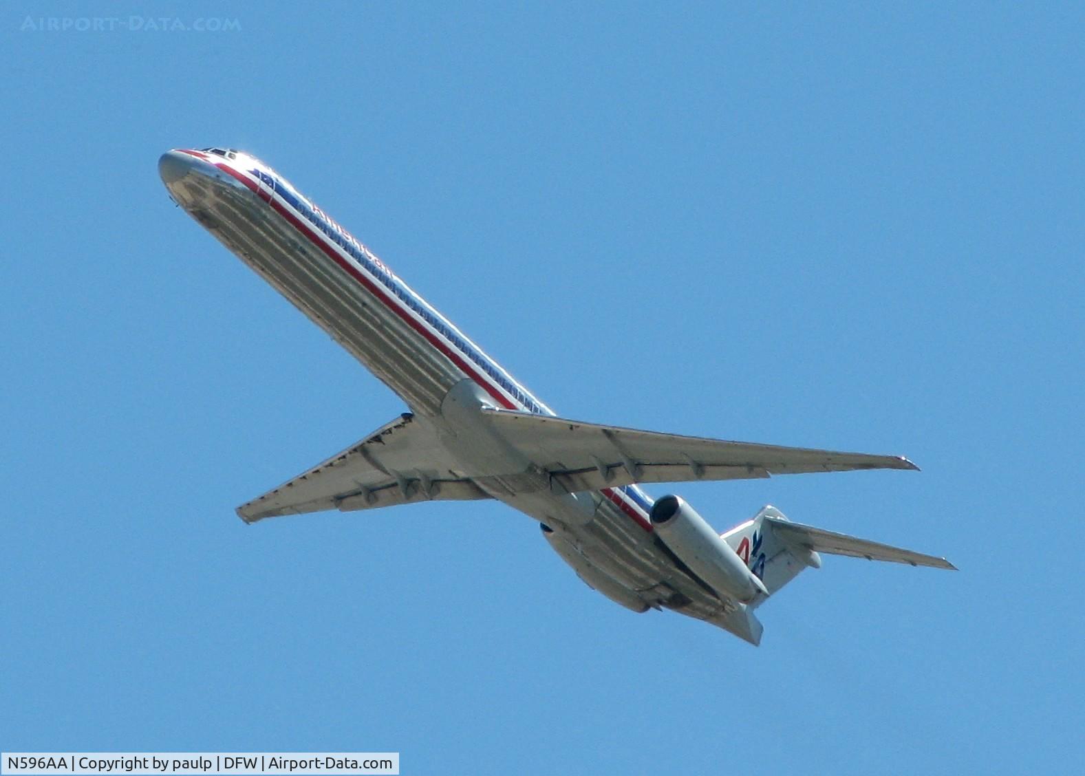N596AA, 1992 McDonnell Douglas MD-83 (DC-9-83) C/N 53286, Off of 36R at DFW.