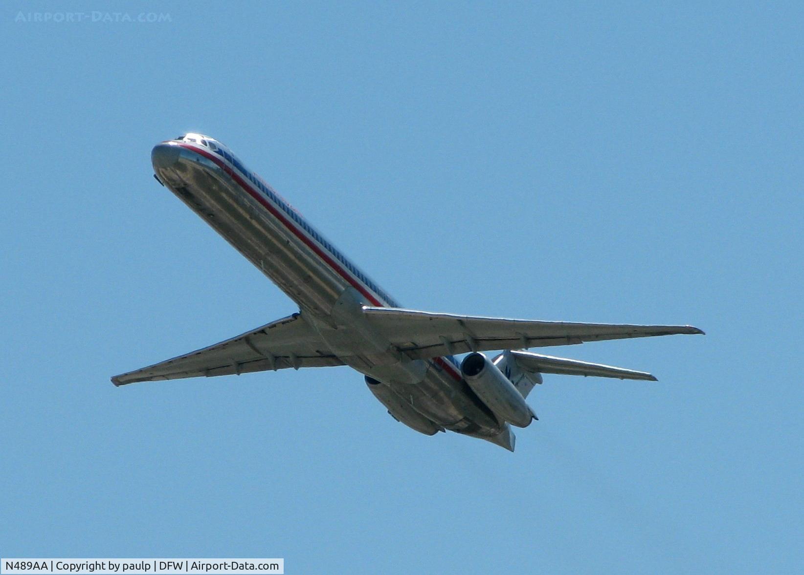 N489AA, 1989 McDonnell Douglas MD-82 (DC-9-82) C/N 49682, Off of 36R at DFW.