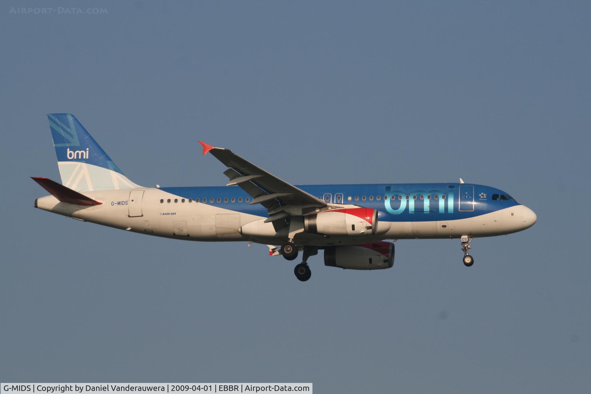 G-MIDS, 2001 Airbus A320-232 C/N 1424, Arrival of flight BD141 to RWY 02