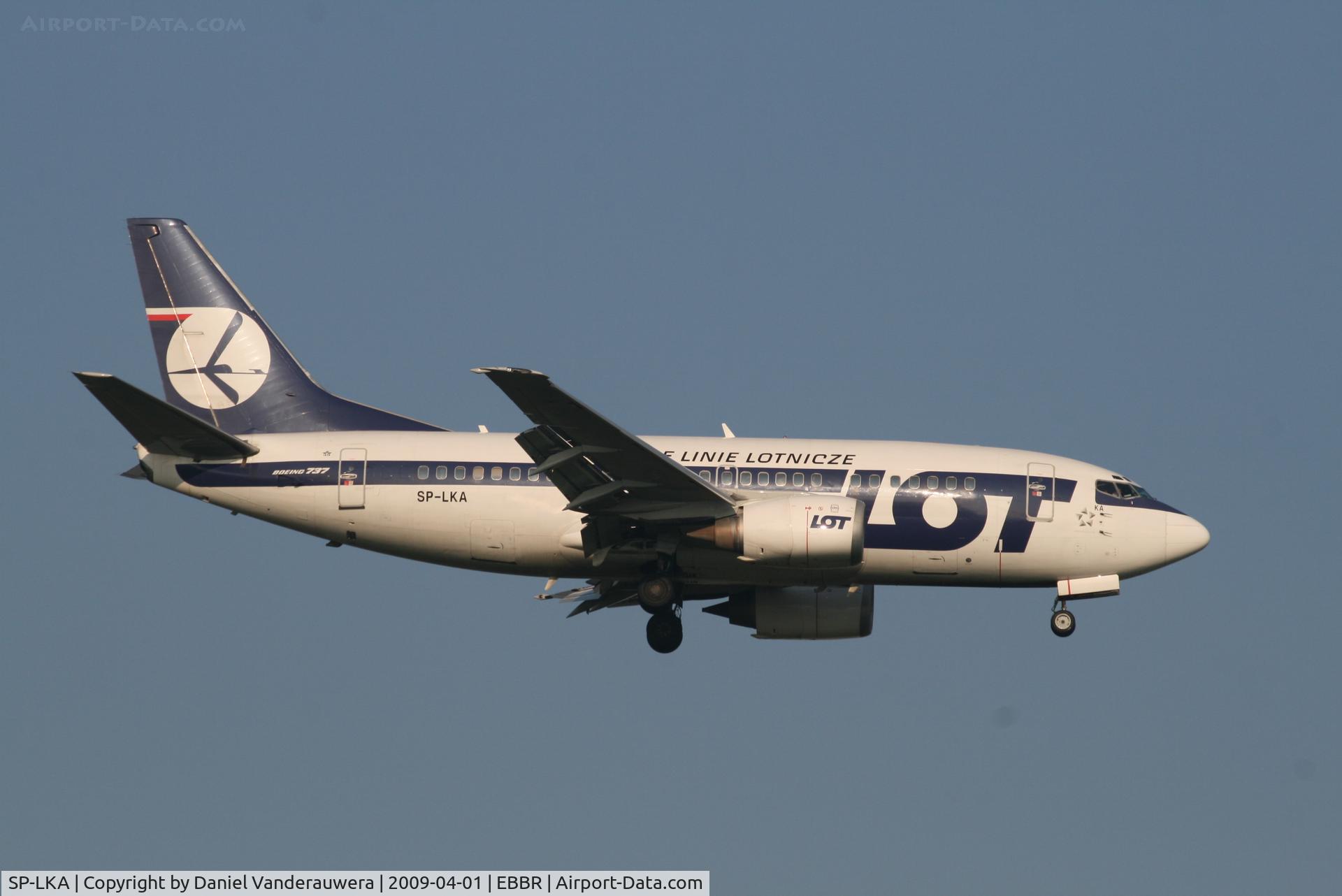 SP-LKA, 1992 Boeing 737-55D C/N 27416, Arrival of flight LO235 to RWY 02