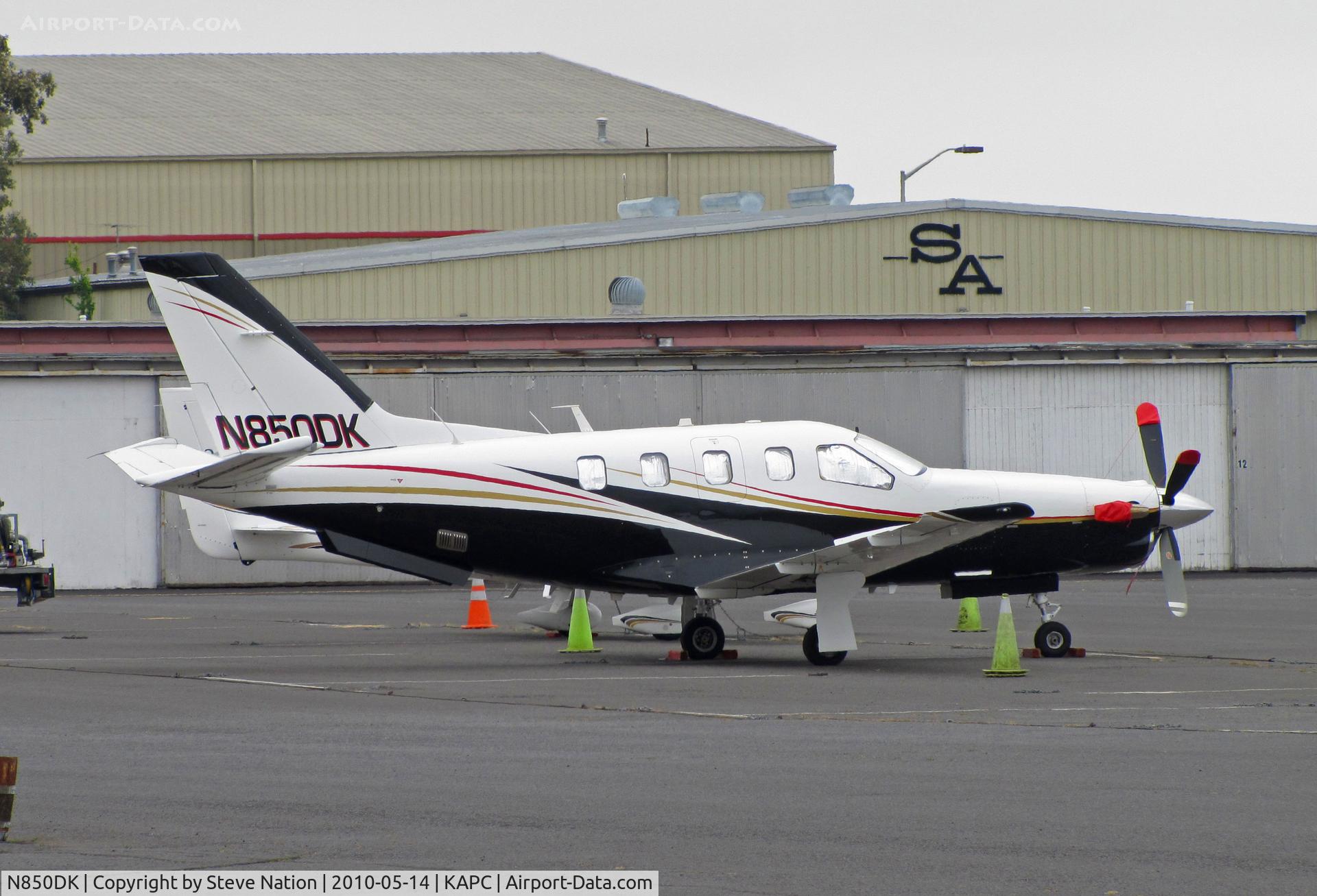 N850DK, Socata TBM-700 C/N 496, Da Kine Aviation TBM 700 in from Hood River, Oregon