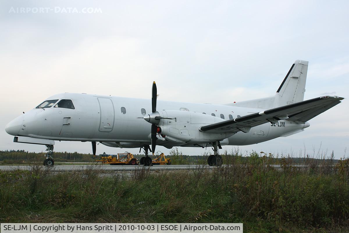 SE-LJM, 1988 Saab 340A C/N 340A-112, All white SAAB 340A