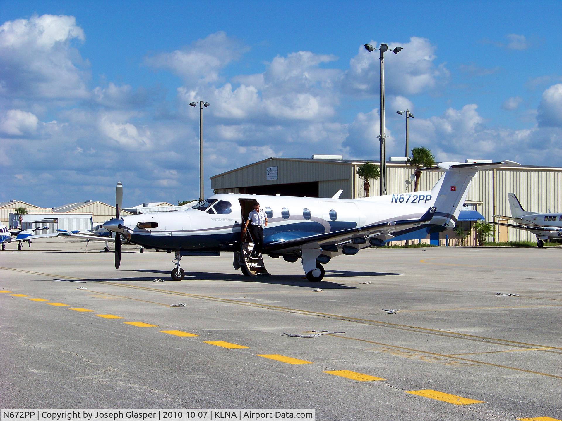 N672PP, 2005 Pilatus PC-12/45 C/N 672, Eric (Pilot) and Andres (Co Pilot) make a stop at KLNA