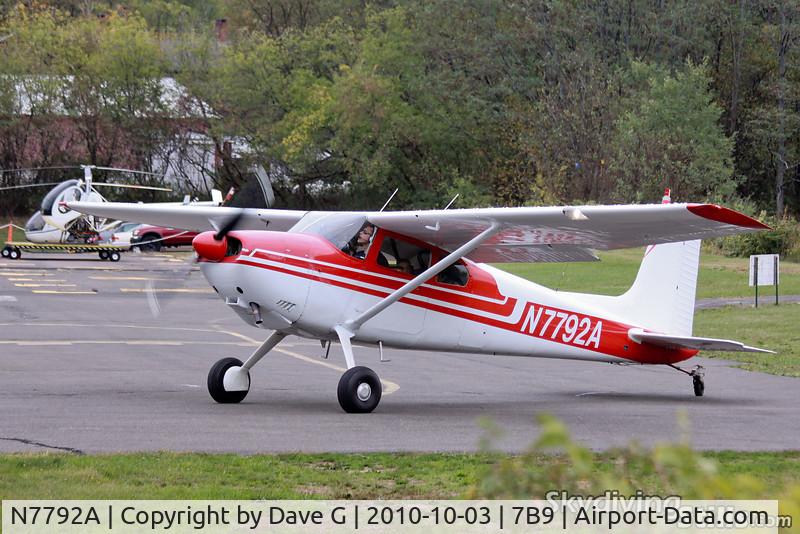 N7792A, 1956 Cessna 180A C/N 32689, Lining up on the runway at Ellington, CT