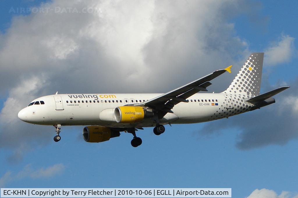 EC-KHN, 2007 Airbus A320-216 C/N 3203, Vueling's 2007 Airbus 320-216, c/n: 3203 at Heathrow